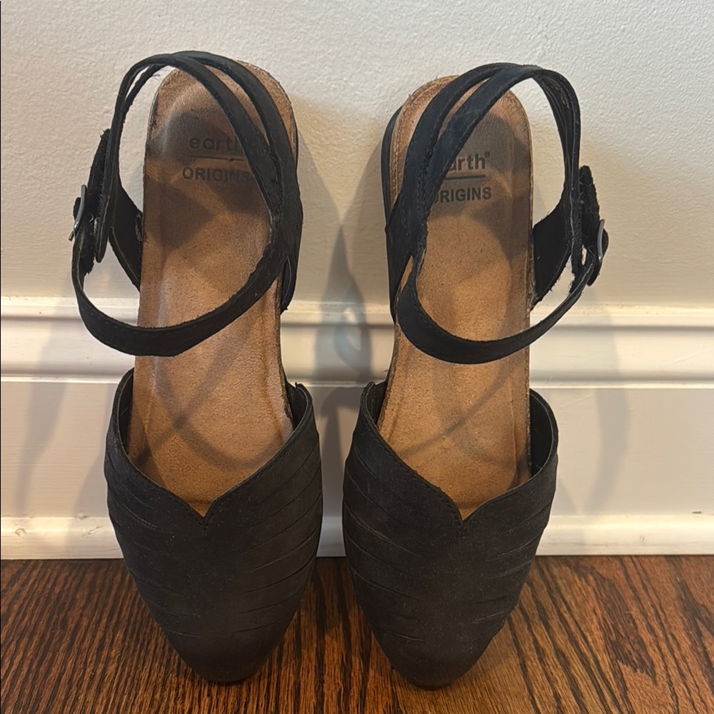 Earth Origins Black Sandals with Ankle Straps